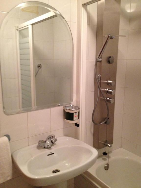 Hostal Cervantes Valdemoro Pokoj fotografie