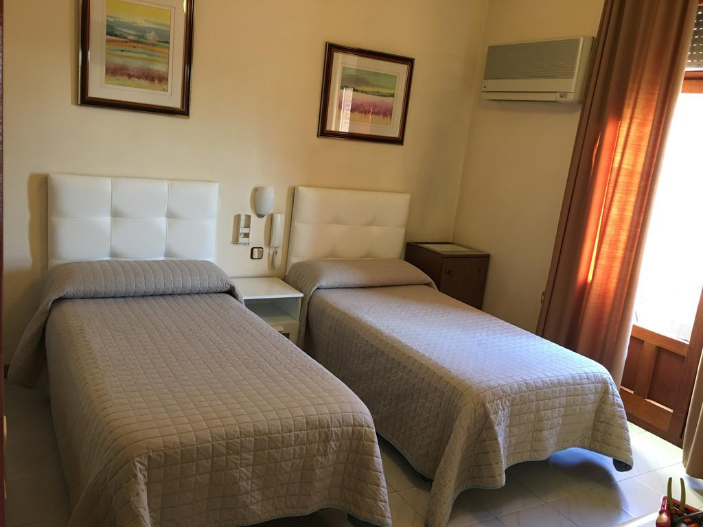 Hostal Cervantes Valdemoro Exteriér fotografie