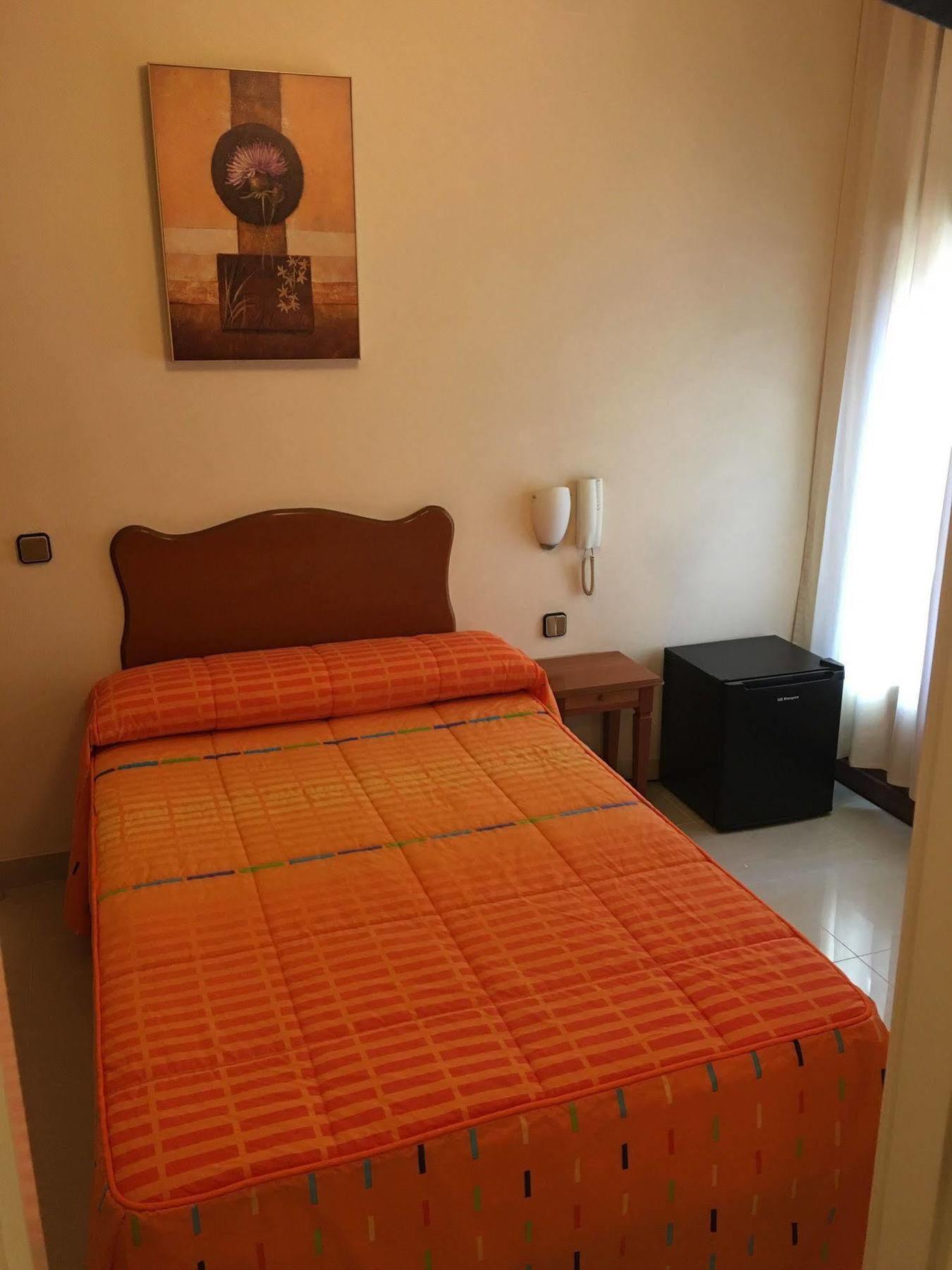 Hostal Cervantes Valdemoro Exteriér fotografie