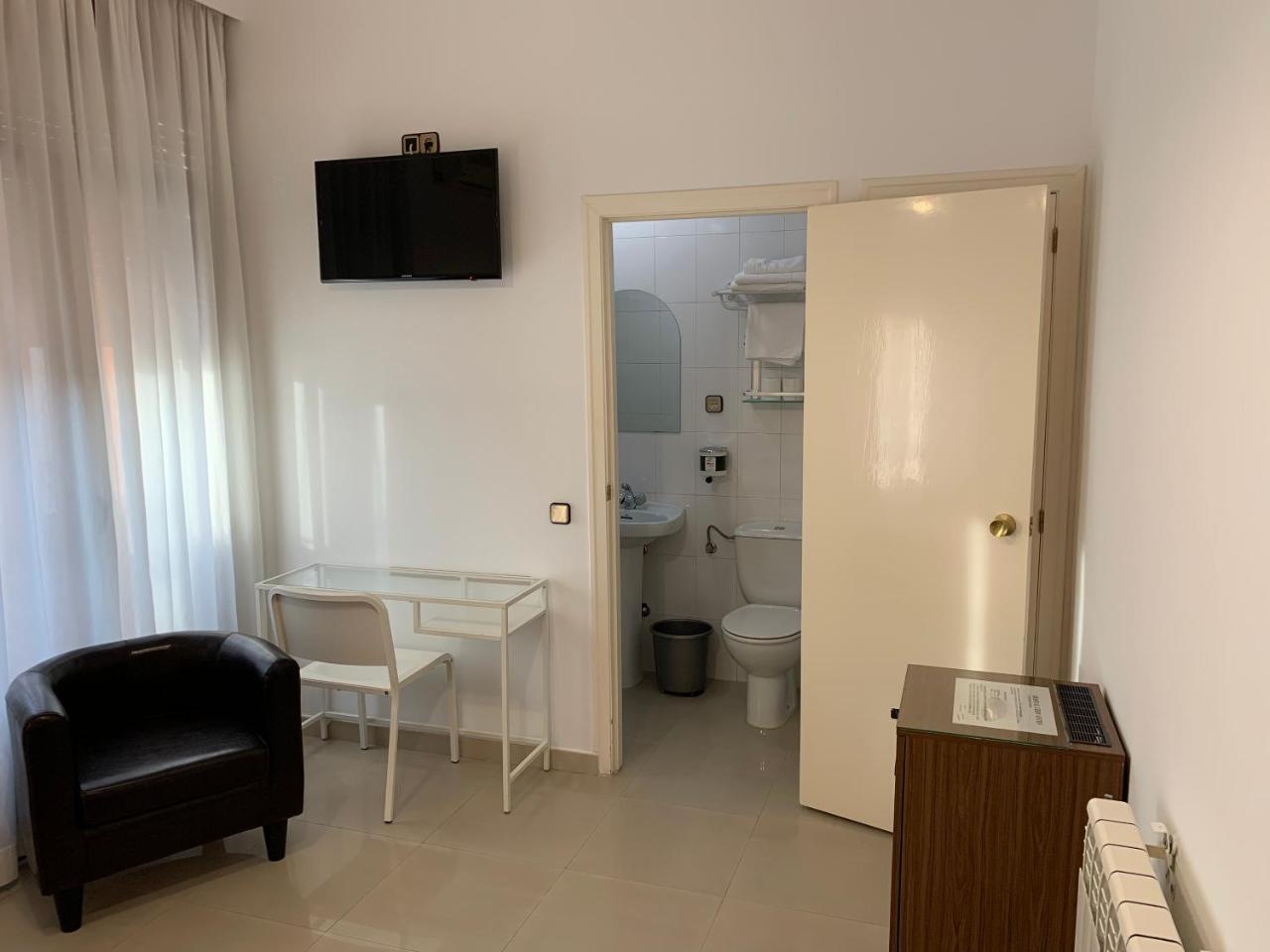 Hostal Cervantes Valdemoro Exteriér fotografie